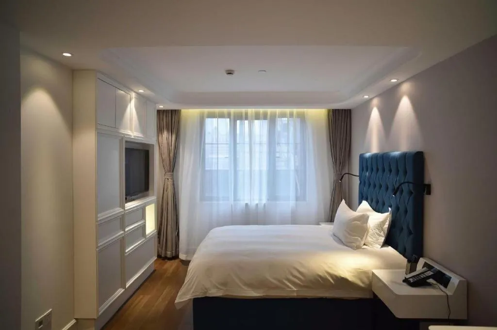 Bed in Shanghai Jinchen Hotel