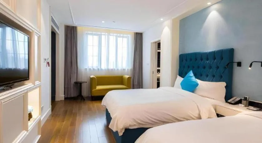 Bed in Shanghai Jinchen Hotel