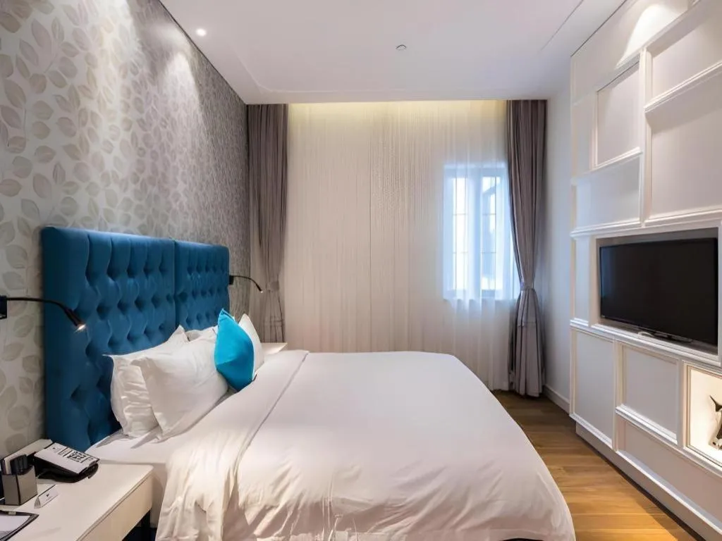 Bed in Shanghai Jinchen Hotel