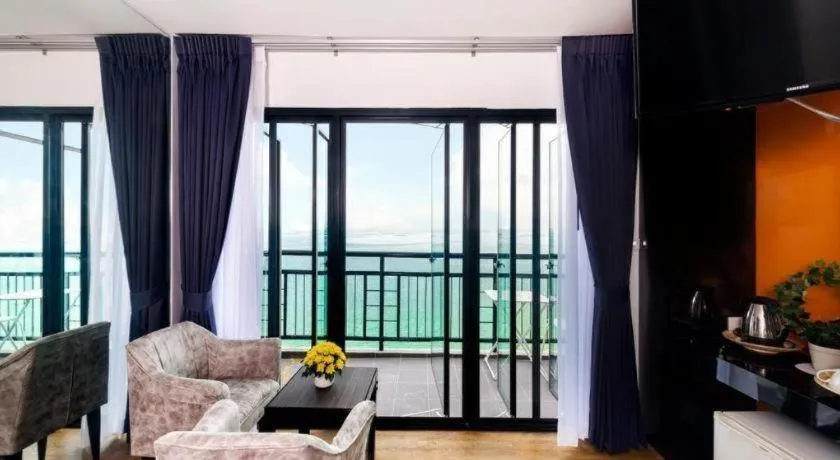 The Loft Seaside Sriracha Hotel