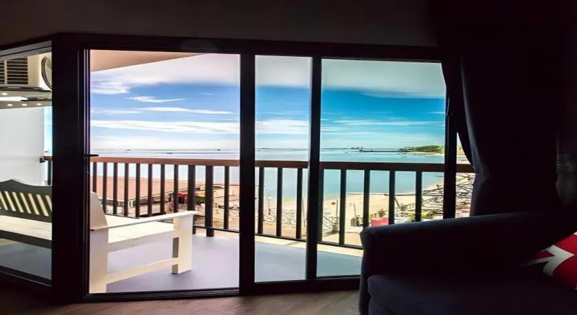 The Loft Seaside Sriracha Hotel