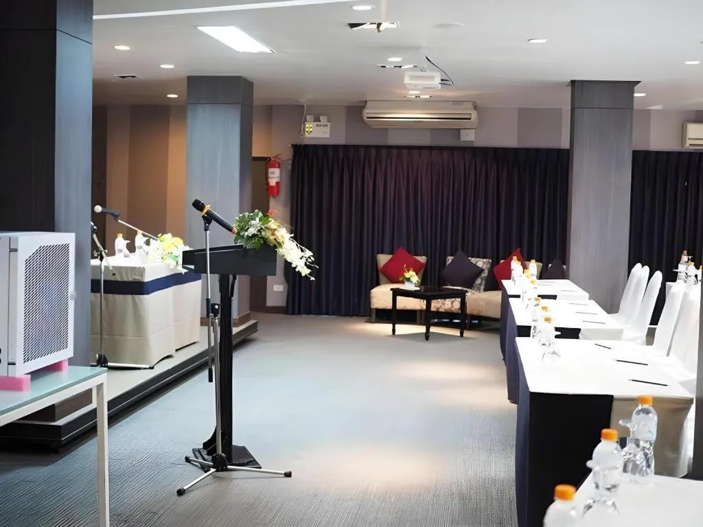 The Loft Seaside Sriracha Hotel