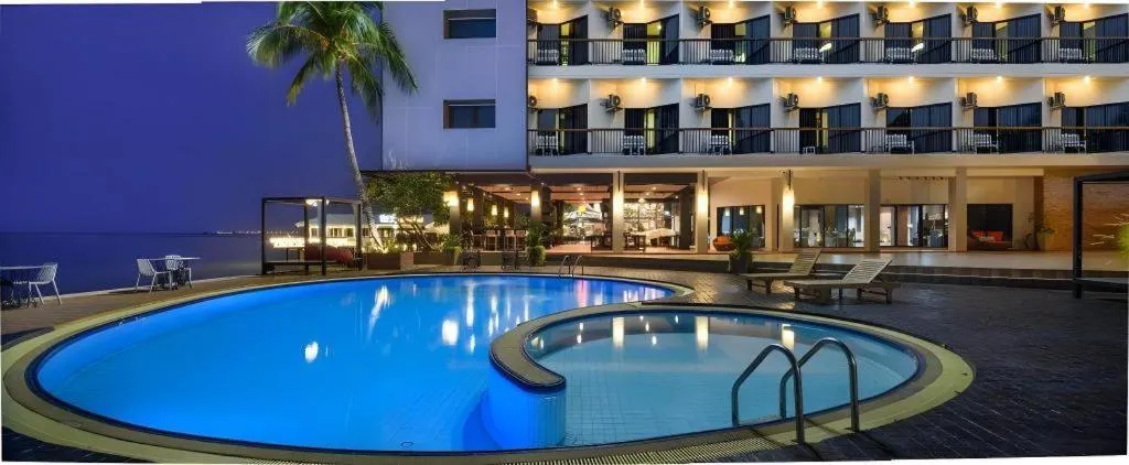 The Loft Seaside Sriracha Hotel