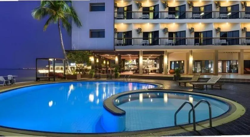 The Loft Seaside Sriracha Hotel