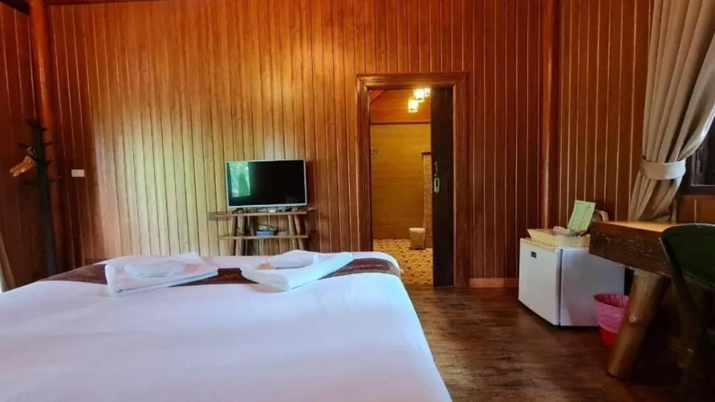 Bed in Khaoyai Kirithantip Resort