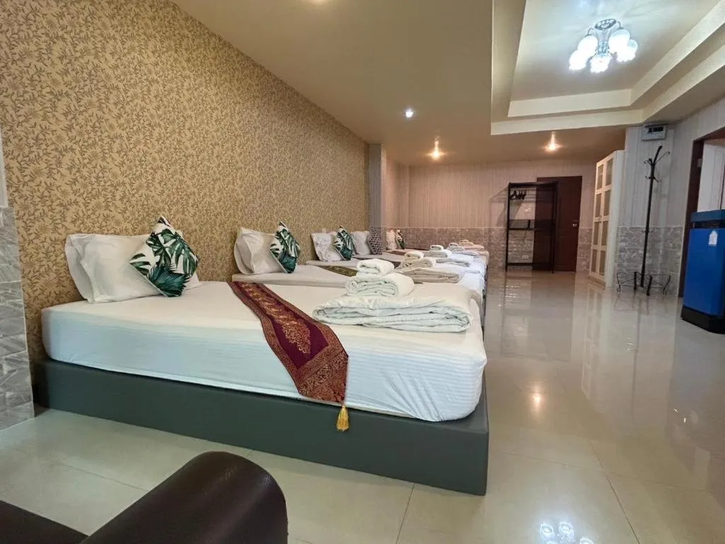 Bed in Khaoyai Kirithantip Resort