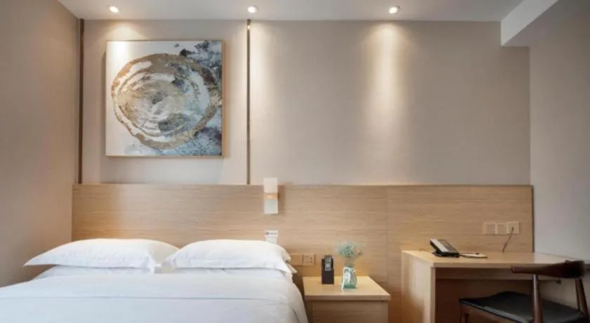 Bed in T Social Hotel Guangzhou Railway Station Branch