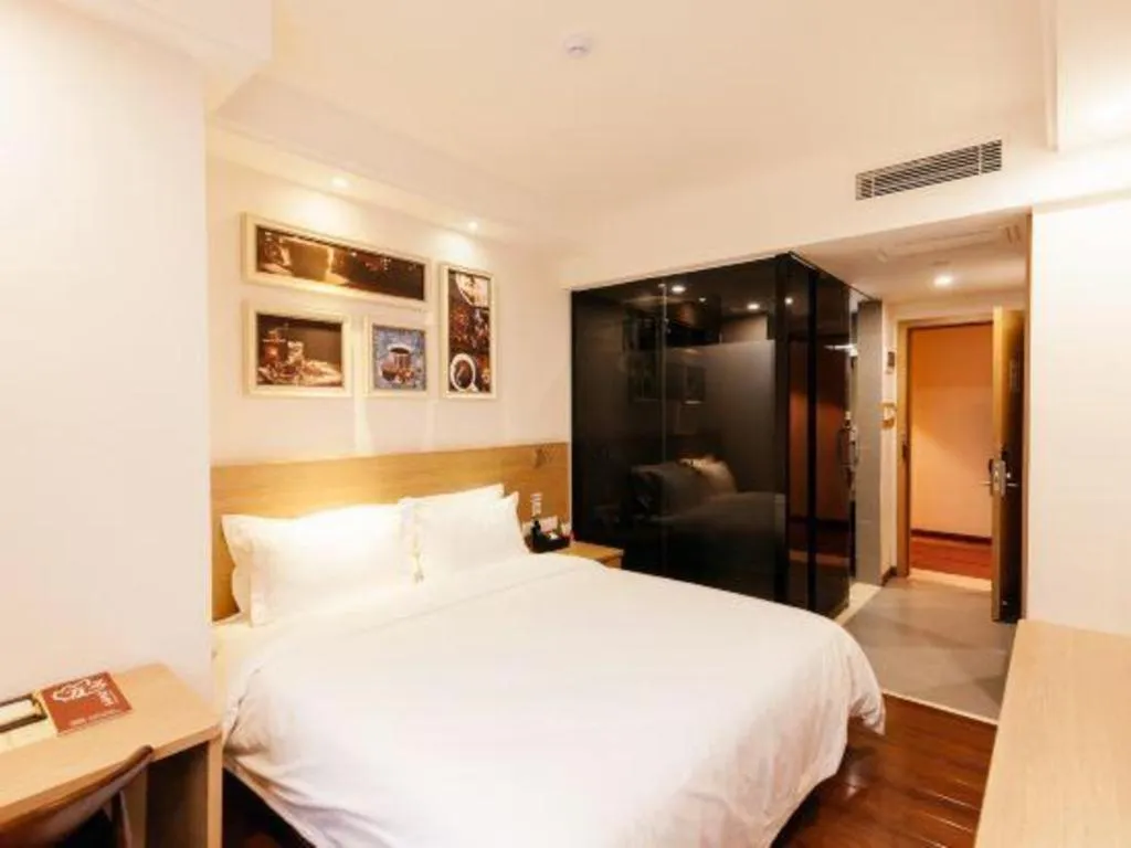 Bed in T Social Hotel Guangzhou Railway Station Branch