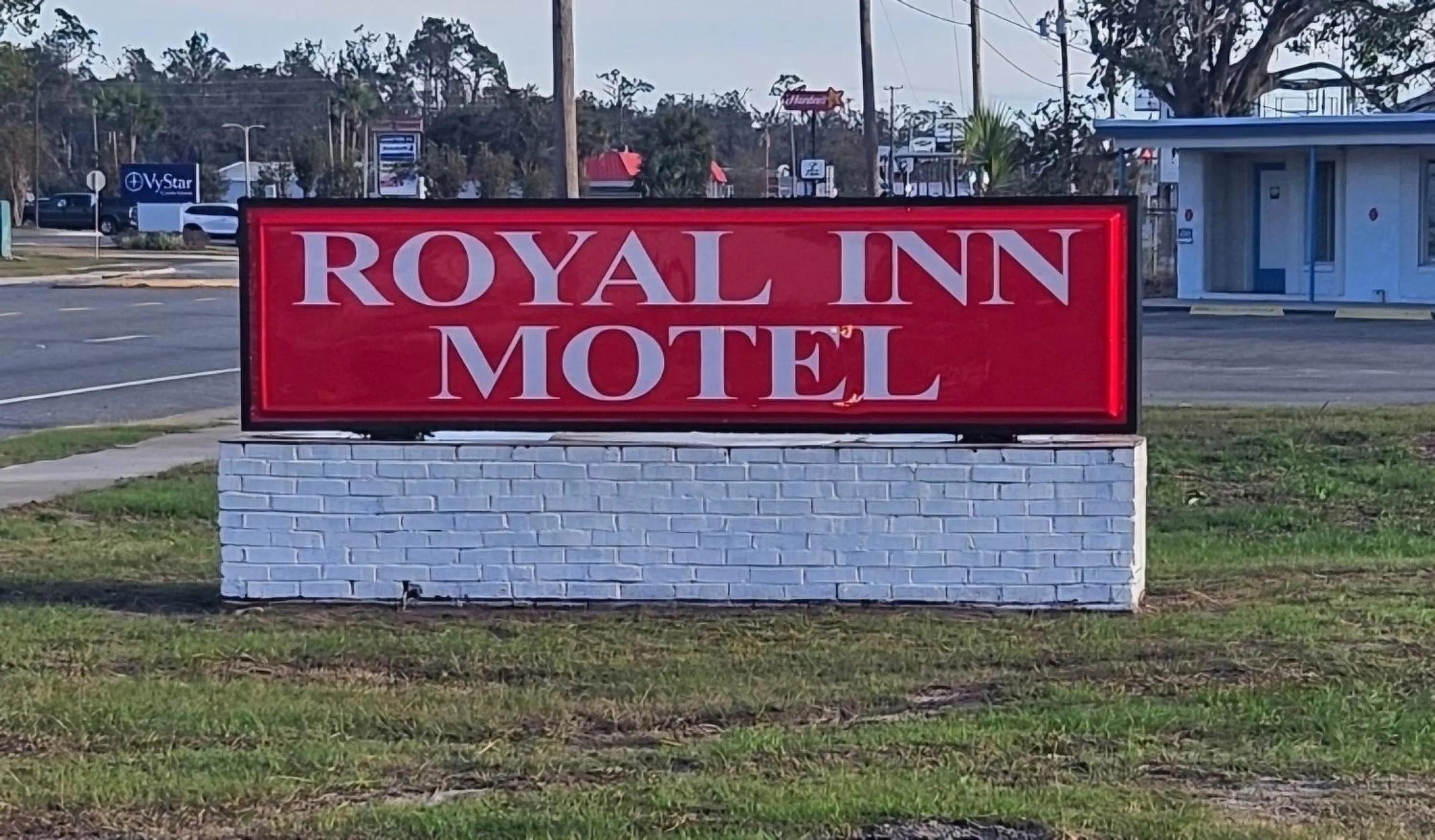 Property logo or sign in Royal Inn Motel