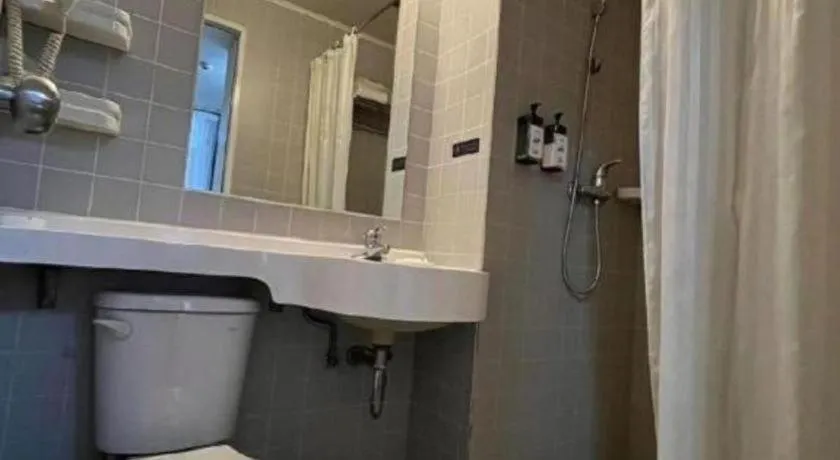 Jinjiang Inn Yueyang Railway Station