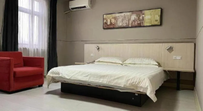 Bed in Jinjiang Inn Yueyang Railway Station