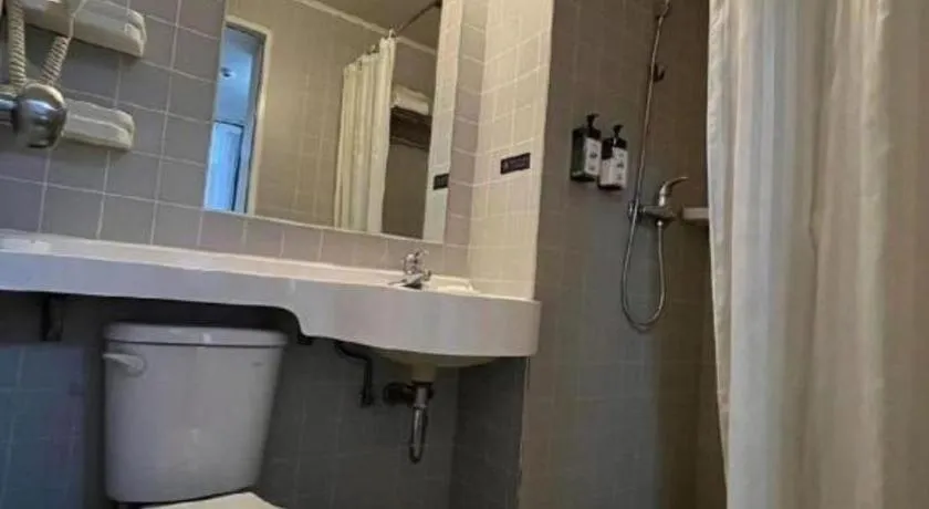 Jinjiang Inn Yueyang Railway Station