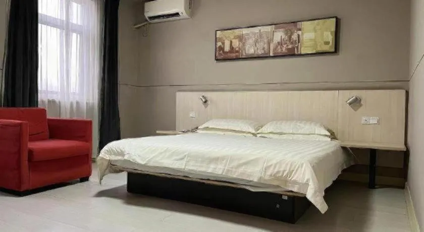 Bed in Jinjiang Inn Yueyang Railway Station
