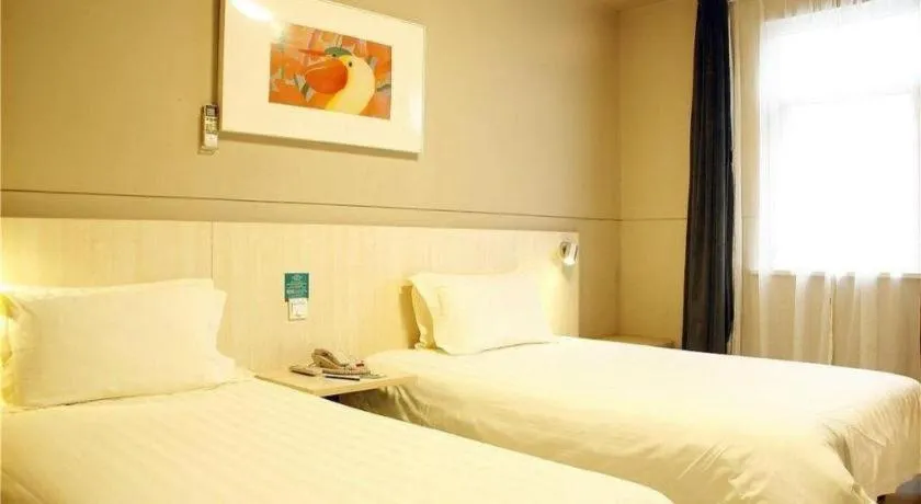 Bed in Jinjiang Inn Yueyang Railway Station