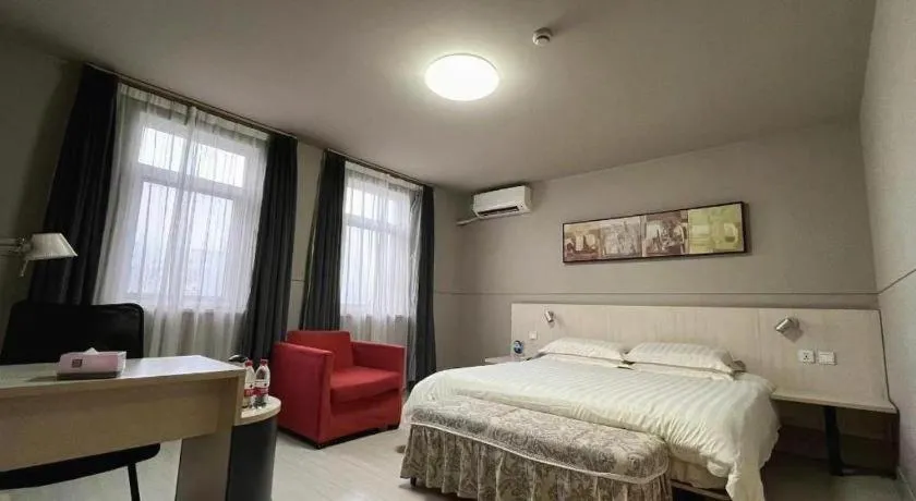 Bed in Jinjiang Inn Yueyang Railway Station