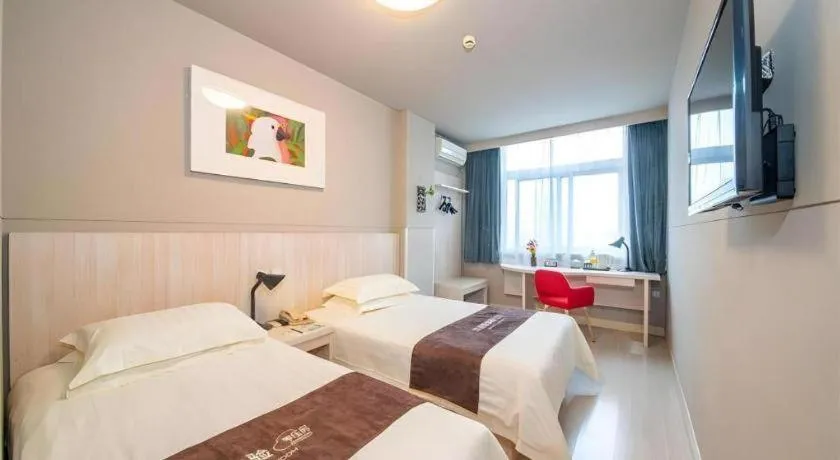 Bed in Jinjiang Inn Xi'an Dayan Tower Xiaozhai Metro Station