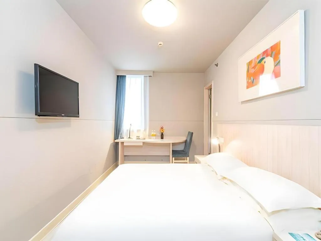 Bed in Jinjiang Inn Xi'an Dayan Tower Xiaozhai Metro Station