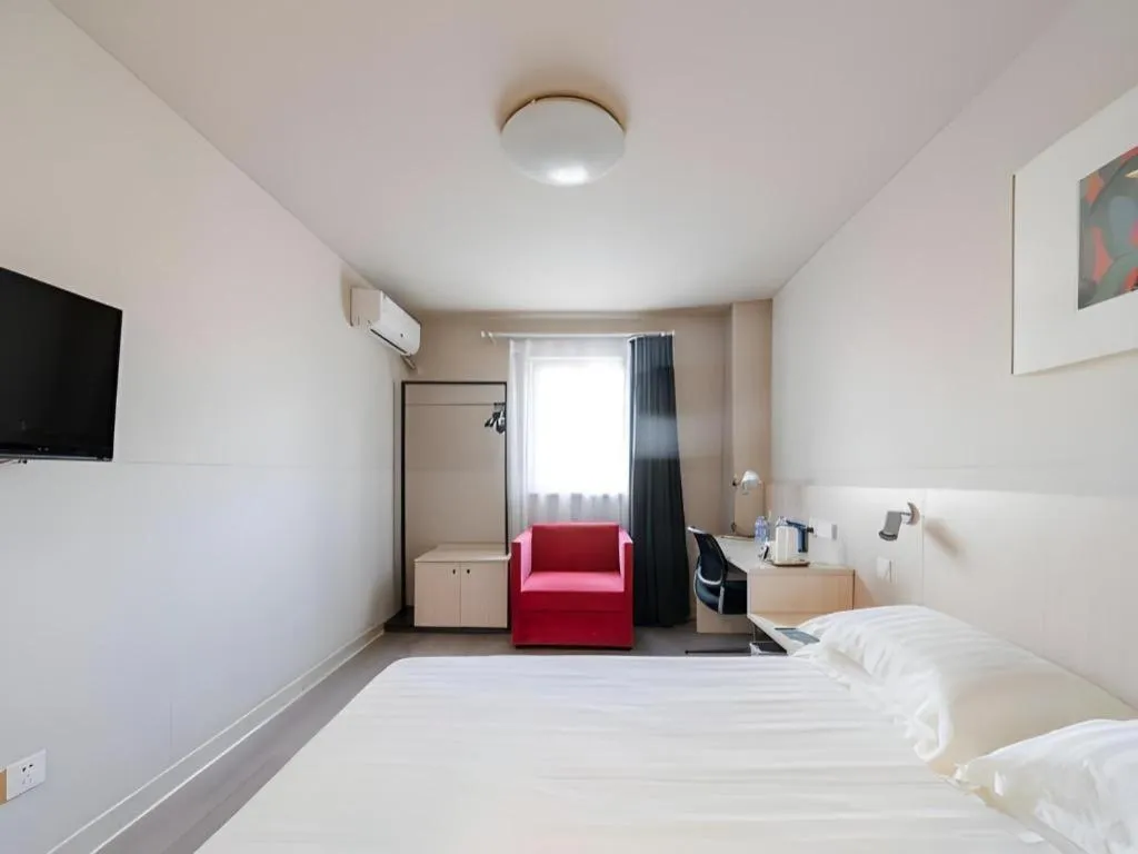 Bed in Jinjiang Inn Beijing Capital International Airport New Expo Metro Station