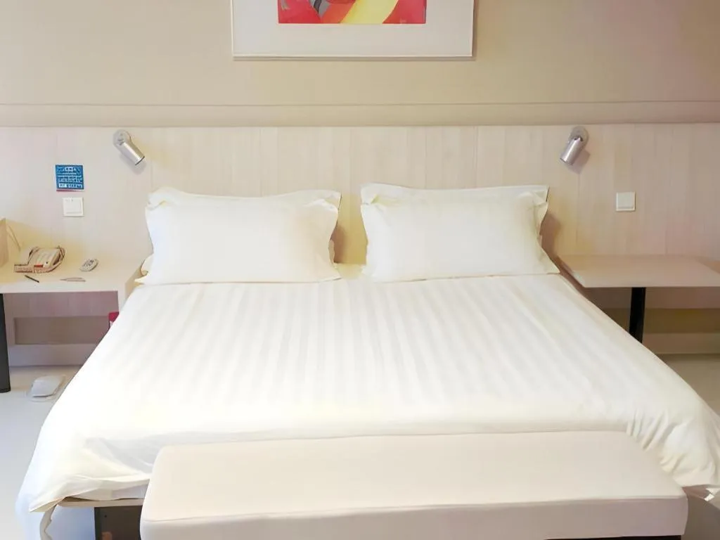 Bed in Jinjiang Inn Beijing Capital International Airport New Expo Metro Station