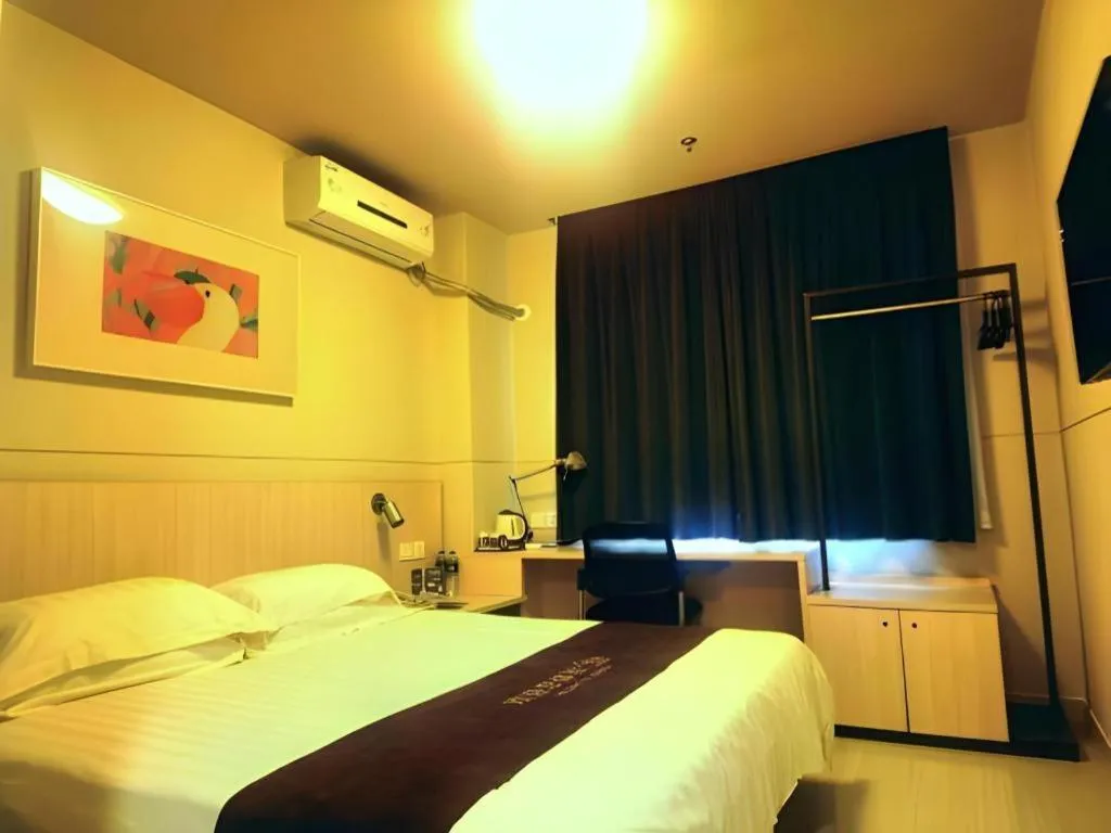 Bed in Jinjiang Inn Beijing Capital International Airport New Expo Metro Station