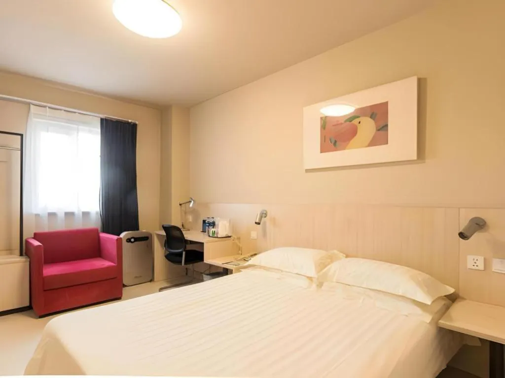 Bed in Jinjiang Inn Beijing Capital International Airport New Expo Metro Station