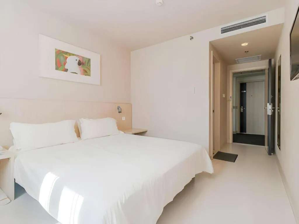 Bed in Jinjiang Inn Beijing Capital International Airport New Expo Metro Station