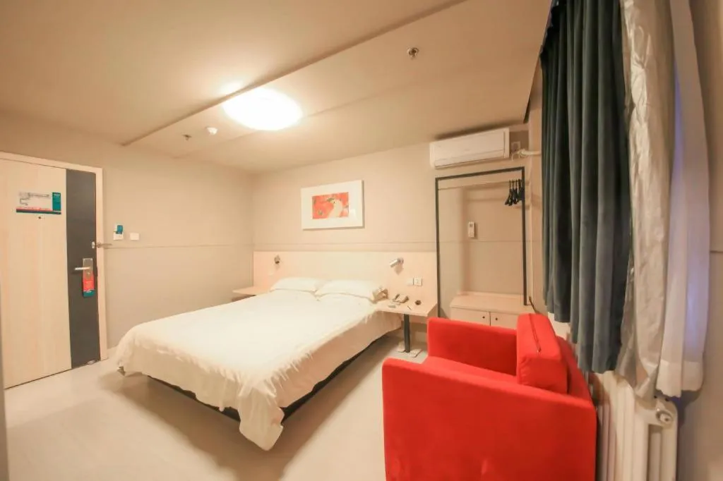 Bed in Jinjiang Inn Ulanqab Jining 1st Middle School