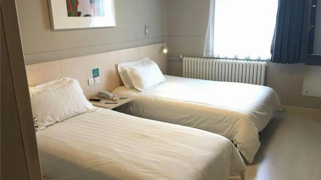 Bed in Jinjiang Inn Ulanqab Jining 1st Middle School