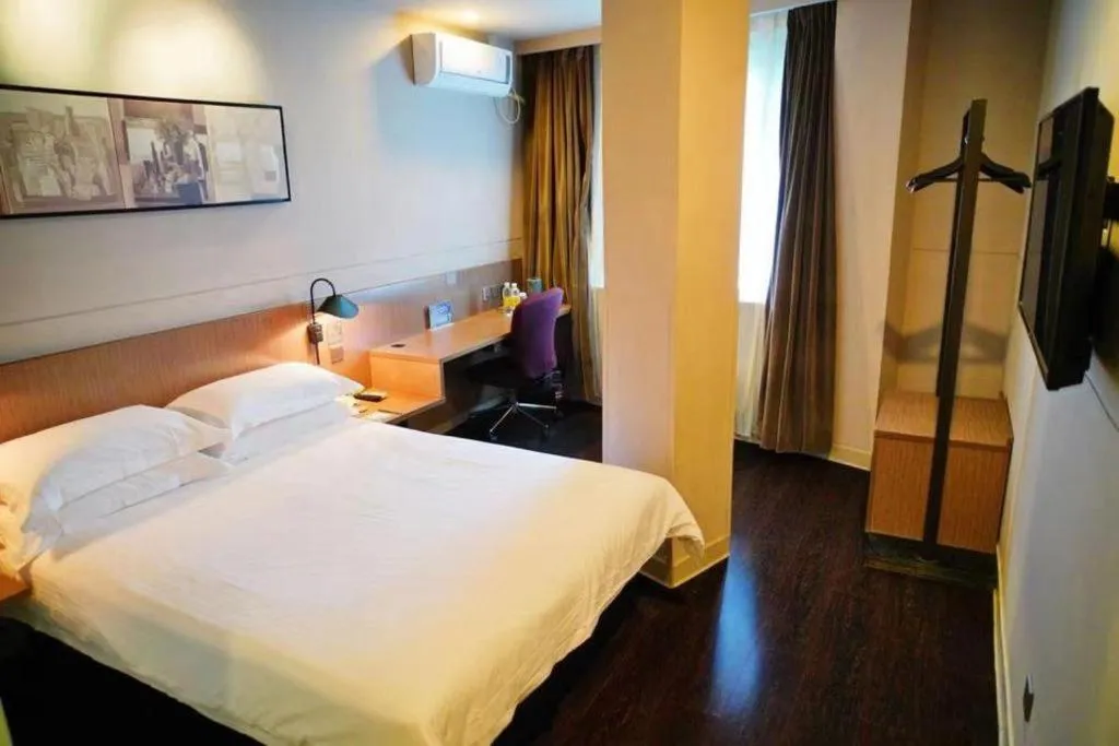 Bed in Jinjiang Inn Select Shanghai Expo Park Dezhou Road