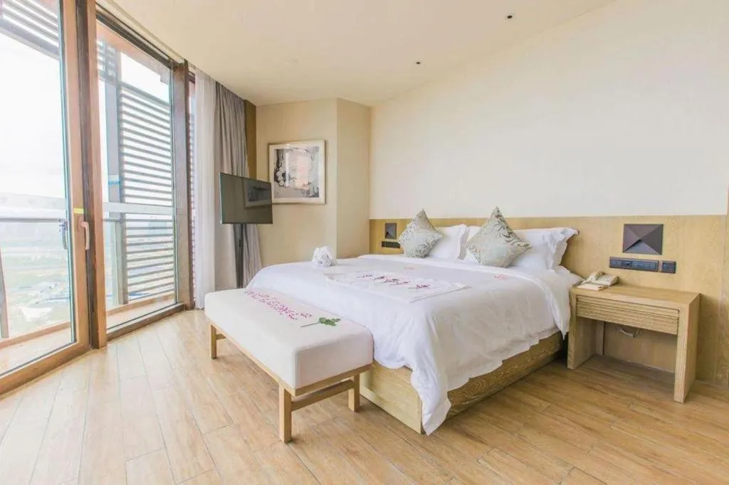 Bed in Mangrove Tree Resort World Qingdao