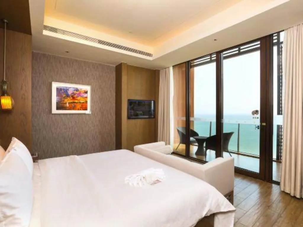 Bed in Mangrove Tree Resort World Qingdao