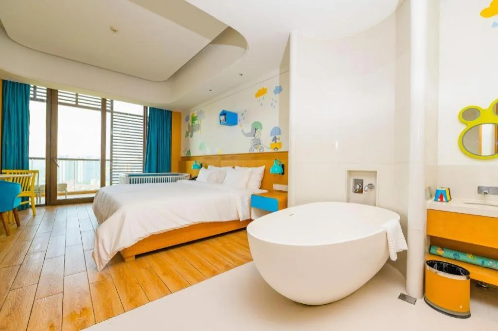 Bed in Mangrove Tree Resort World Qingdao