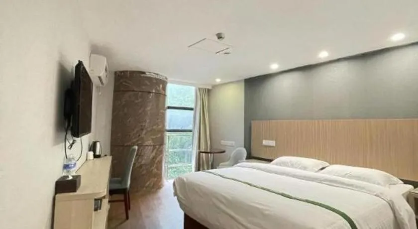 Bed in GreenTree Inn Shenzhen Guanggang Port Futian South Road Express Hotel