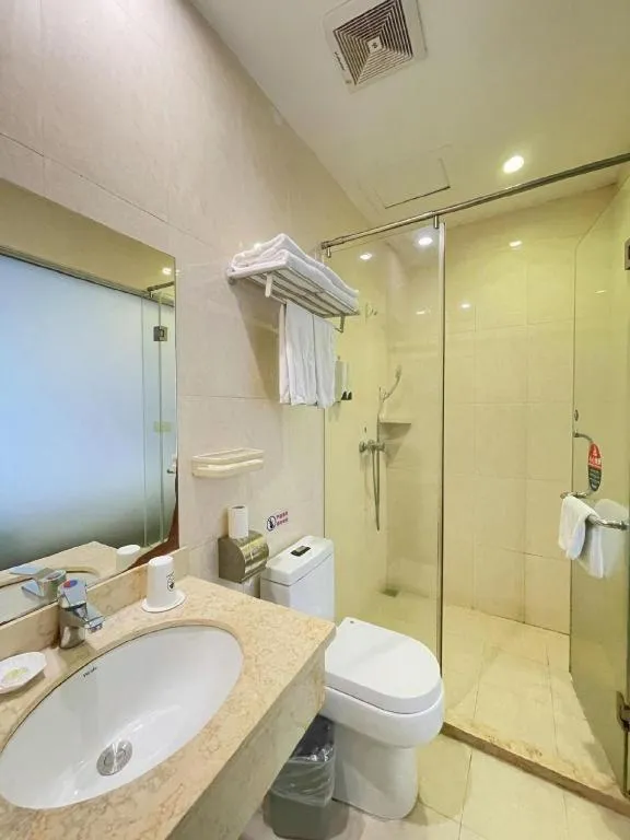 GreenTree Inn Shenzhen Guanggang Port Futian South Road Express Hotel