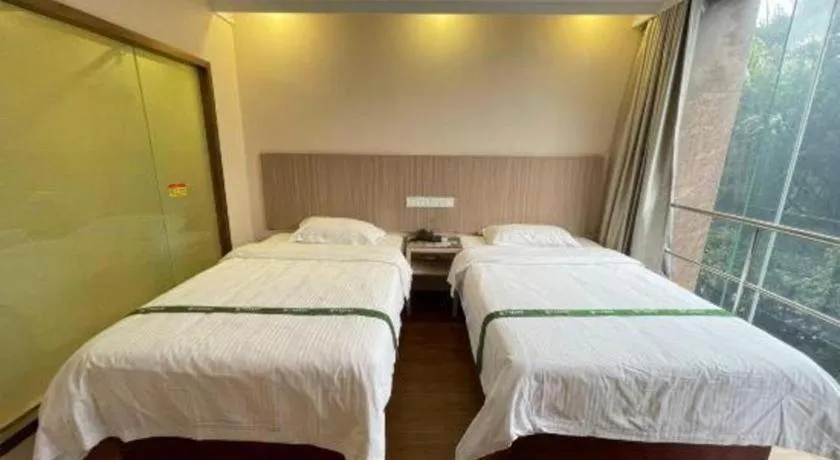 Bed in GreenTree Inn Shenzhen Guanggang Port Futian South Road Express Hotel