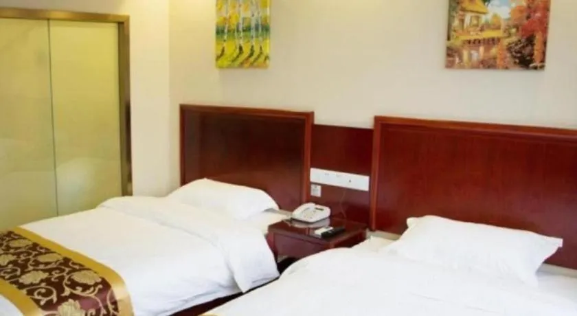 Bed in GreenTree Inn Shenzhen Guanggang Port Futian South Road Express Hotel