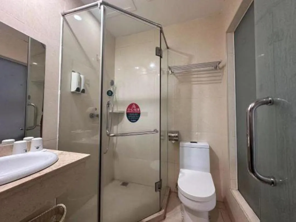 GreenTree Inn Shenzhen Guanggang Port Futian South Road Express Hotel