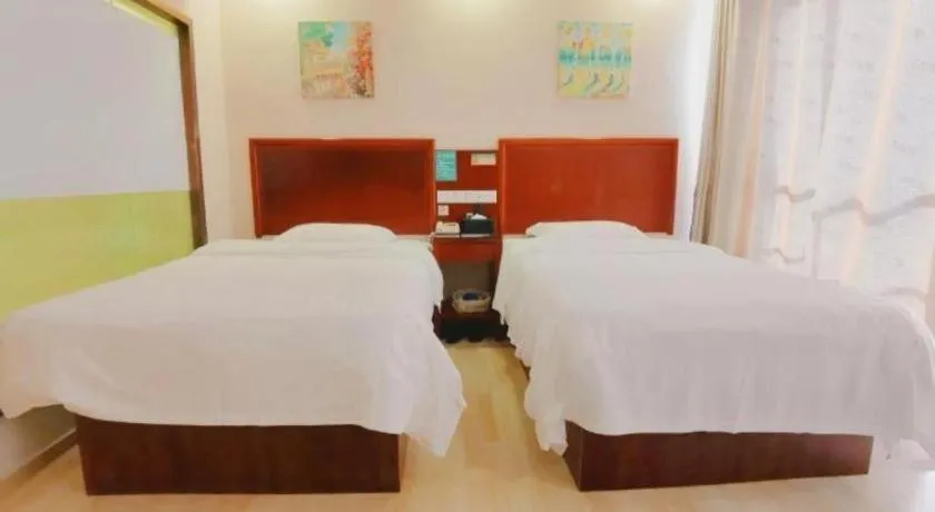 Bed in GreenTree Inn Shenzhen Guanggang Port Futian South Road Express Hotel
