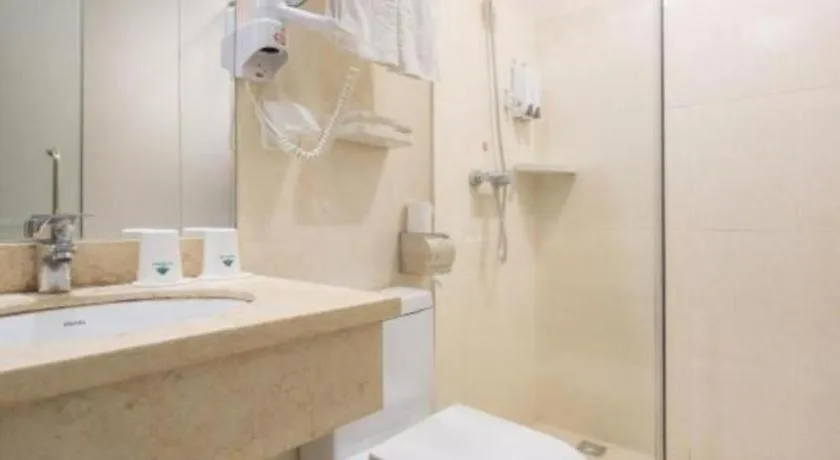 GreenTree Inn Shenzhen Guanggang Port Futian South Road Express Hotel