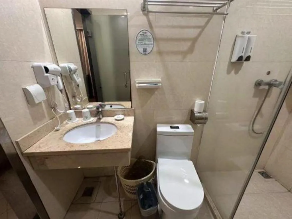 GreenTree Inn Shenzhen Guanggang Port Futian South Road Express Hotel