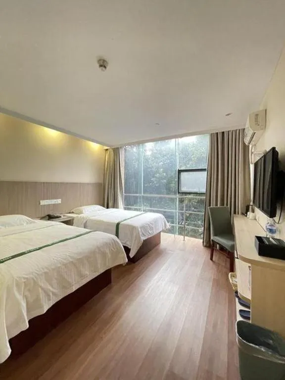 Bed in GreenTree Inn Shenzhen Guanggang Port Futian South Road Express Hotel