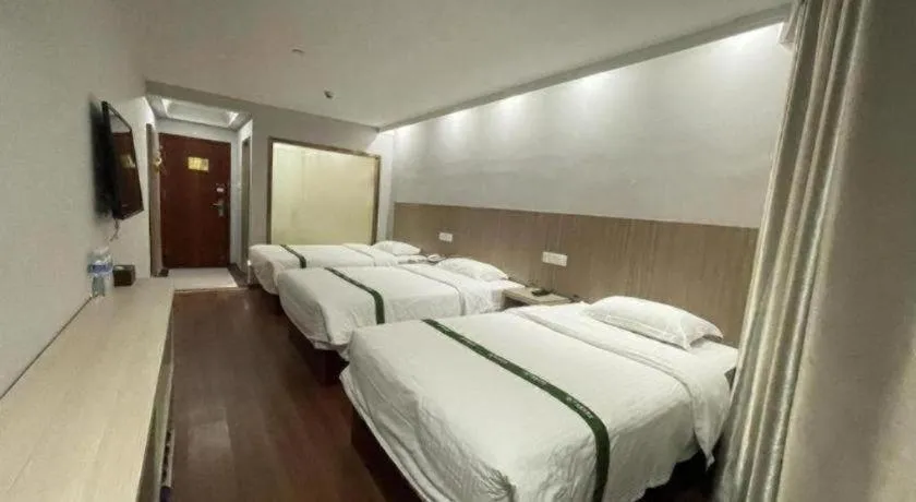 Bed in GreenTree Inn Shenzhen Guanggang Port Futian South Road Express Hotel