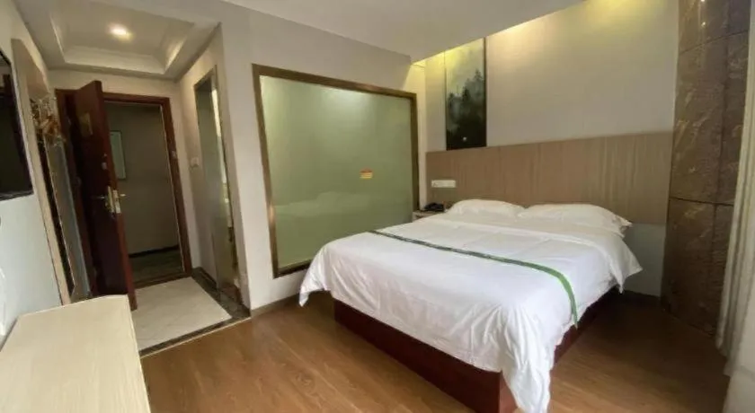 Bed in GreenTree Inn Shenzhen Guanggang Port Futian South Road Express Hotel
