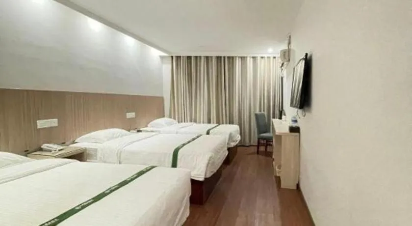 Bed in GreenTree Inn Shenzhen Guanggang Port Futian South Road Express Hotel