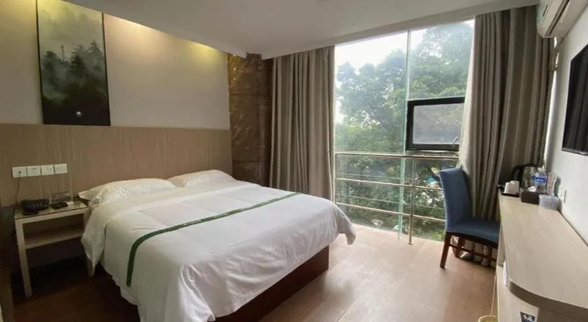 Bed in GreenTree Inn Shenzhen Guanggang Port Futian South Road Express Hotel