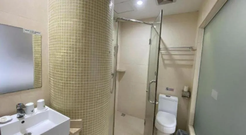 GreenTree Inn Shenzhen Guanggang Port Futian South Road Express Hotel