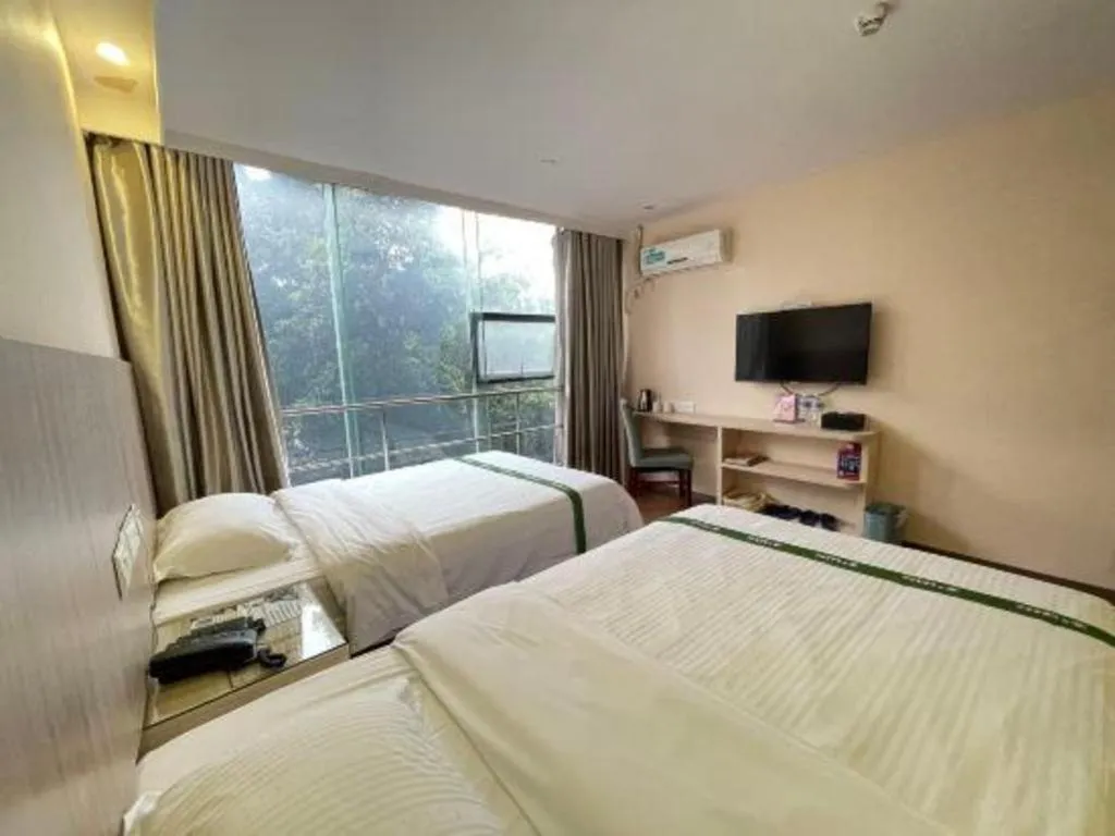 Bed in GreenTree Inn Shenzhen Guanggang Port Futian South Road Express Hotel
