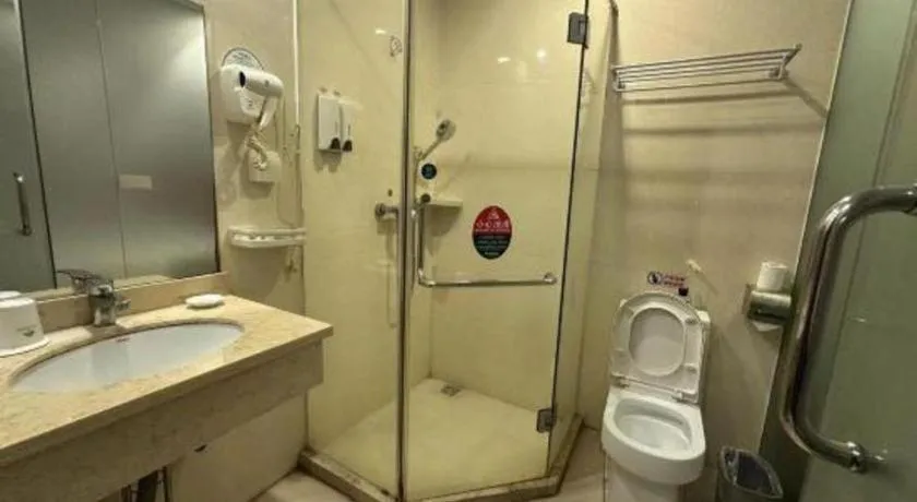 GreenTree Inn Shenzhen Guanggang Port Futian South Road Express Hotel