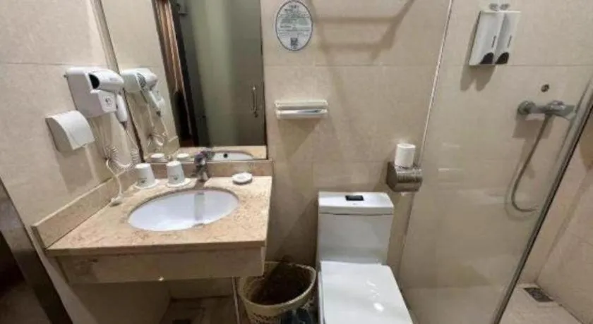 GreenTree Inn Shenzhen Guanggang Port Futian South Road Express Hotel