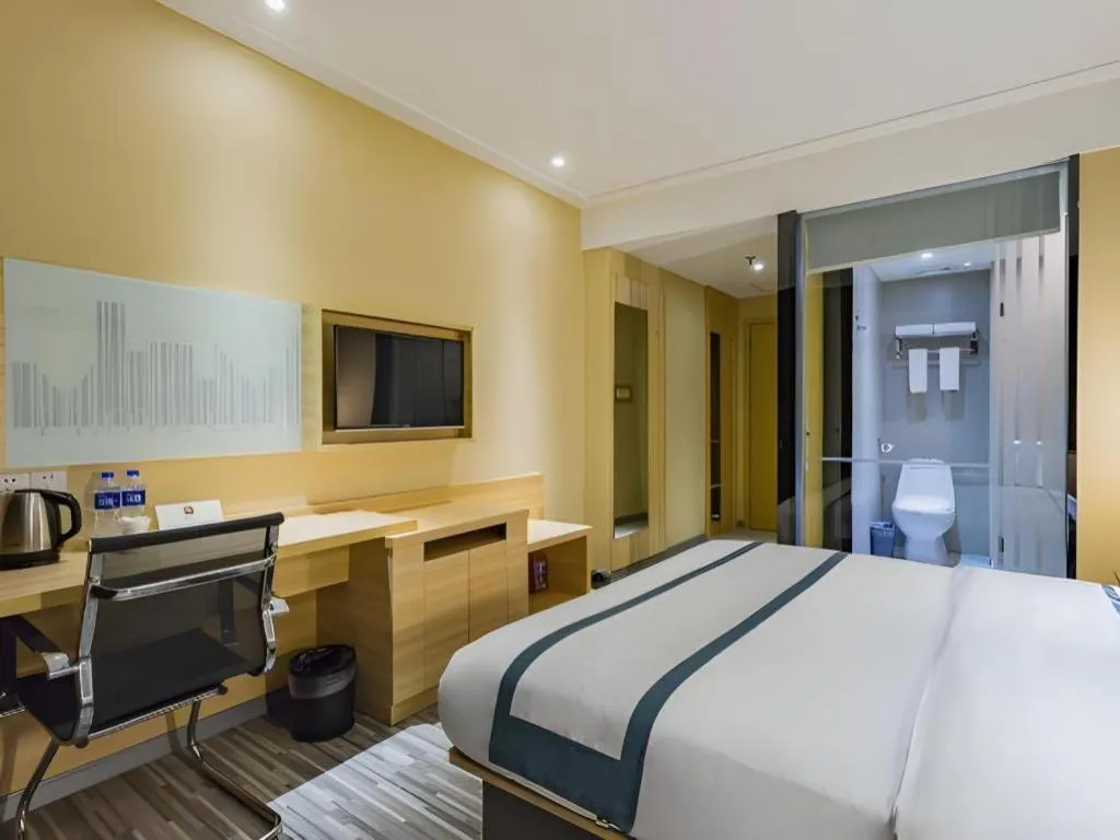 Bed in City Comfort Inn Guangzhou Tiyu West Road Metro Station